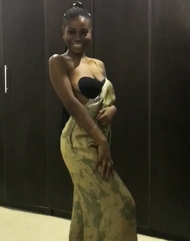 Photo/Video: Sophia Momodu Lets Her Breasts Out In Instagram Ad & People Aren't Having It
