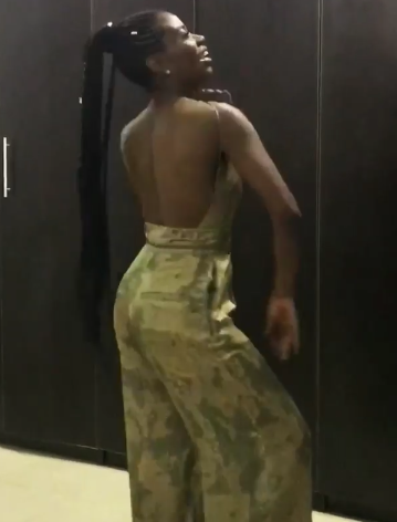 Photo/Video: Sophia Momodu Lets Her Breasts Out In Instagram Ad & People Aren't Having It