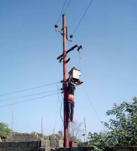 Unbelievable!!!Thief Electrocuted While Trying to Steal from An Electric Pole [Graphic Photos]