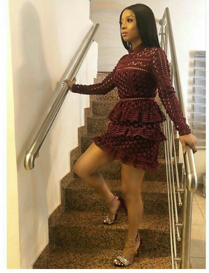 Toke Makinwa Shows Her Hot Legs