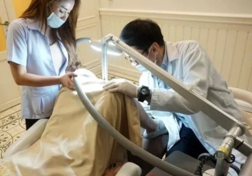 Men Now Bleach Their Penis by Undergoing Penis Whitening [Photos]