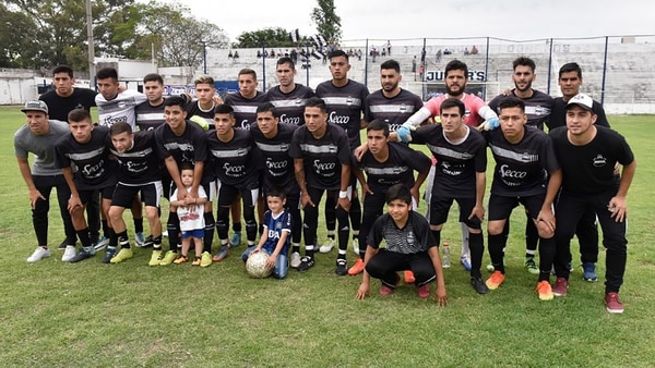 Coach Quits Job After Being Threatened with Gun by Player For Leaving Him On The Bench