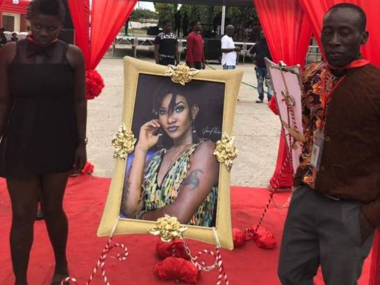 Ebony Reigns Spirit Reportedly Possesses Another Lady [Video]