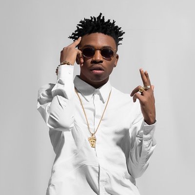 #Jstknw: Yung6ix Narrowly Escapes as Mayorkun Was Robbed at UNN Event in Enugu