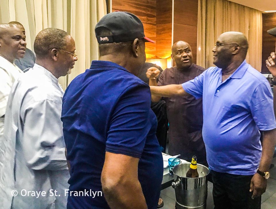 Serious Pandemonium In Kano Airport As Atiku Abubakar Shares Money On Arrival [Photos]