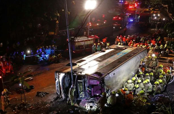 18 Dead and Many Injured After High-Speed Double-Decker Bus Crash in Hong Kong