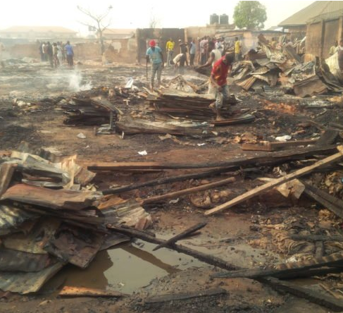 So Sad!!!Early Morning Fire Destroys Over 200 Store In Edo State