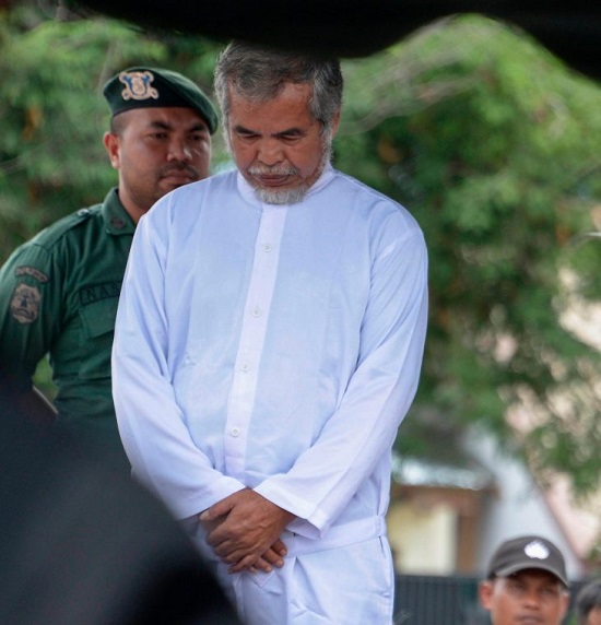 Two People Flogged Mercilessly in Indonesia for Playing Children’s Video Game [Photos]