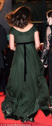 Green dress, Kate Middleton wore to the 2018 BAFTAS, sparks national controversy [photos]