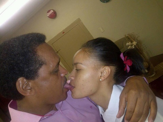 Police Launch Serious Manhunt for Schoolgirl Spotted Kissing Her Former Principal [Photo]