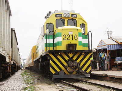 So Sad!!!Plantain Seller Crushed By Moving Train In Rivers State