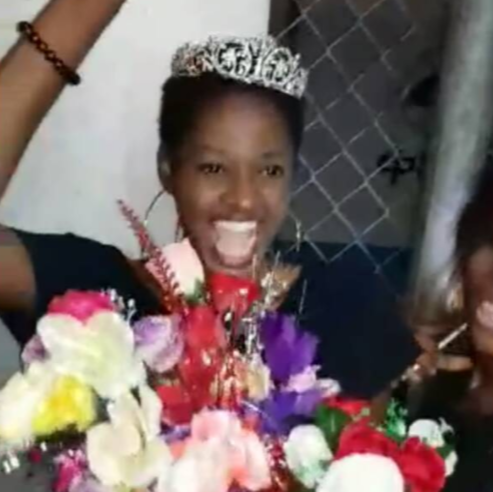 #BBNaija: Fans Troop Out to Welcome, Ahneeka as She Arrives Lagos