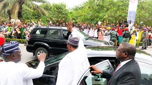 More  photos of Lagosians that came out in mass to welcome President Buhari