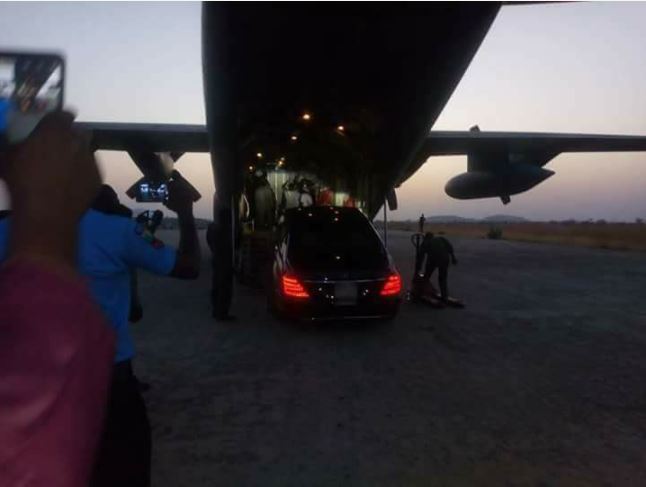 President Buhari’s Official Car Being Airlifted as He Visits Taraba State [Photos]