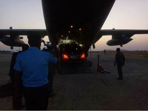 President Buhari’s Official Car Being Airlifted as He Visits Taraba State [Photos]