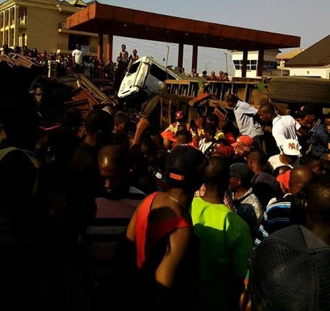 40ft Container Fell Off from an Articulated Truck, Crushes A Child to Death, Injures One Other [Photos]