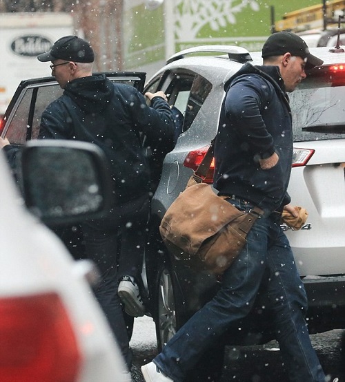 CNN, Anderson Cooper Splits with Boyfriend of Nine Years, For A Younger Doctor [Photos]