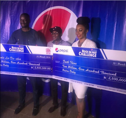 #BBNaija 2018: Ifu Ennada and Leo Receives N5million They Won from Pepsi [Photos]