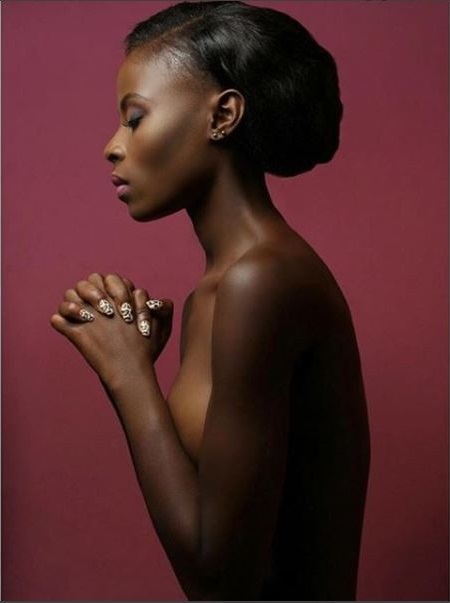 #BBNaija: Ex-BBN Housemate, Khloe Goes Topless In A New Photo