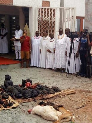 You Need to The See The ‘Juju’ Oba of Benin Used to Revoke Curses at The Palace Yesterday [Photos]