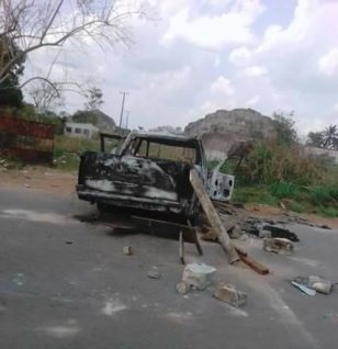 Blood Flows Like a River as Youths Clash with SARS Officers in Anambra [Photos]