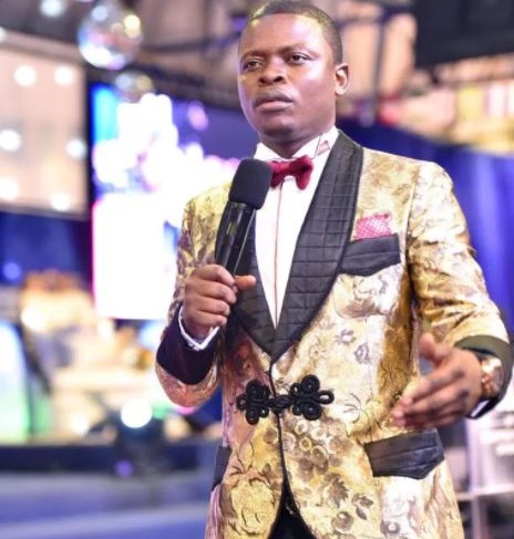 Meet Pastor Shepherd Bushiri, Who Claims He Can Walk On Air, Summon Angels and Even Cure Cancer 