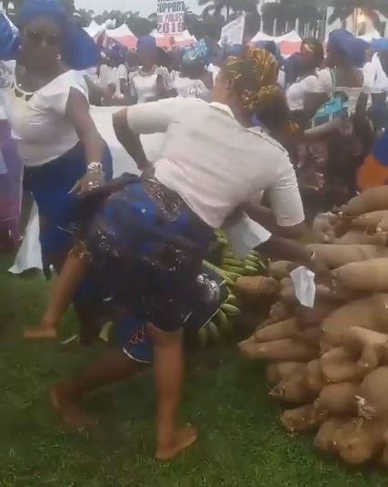 Nigerian Women Spotted, Dancing 'One Corner' Song 