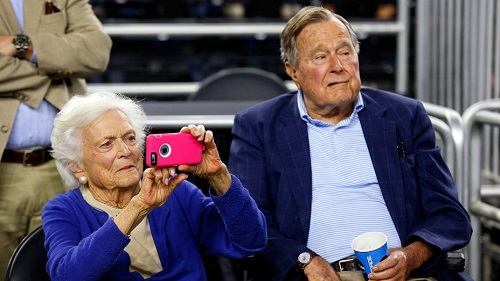 Ex-U.S. First Lady Barbara Bush Dies of Heart Failure at 92