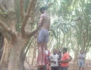 Man hangs himself in Abuja [graphic photo]