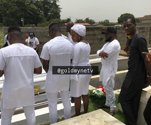 Nigerian rapper, Olamide, buries his mum in Ikoyi cemetery [pictures]