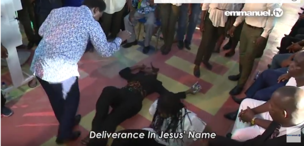 Prophet T.B Joshua delivers two lesbian partners in his church [Video]