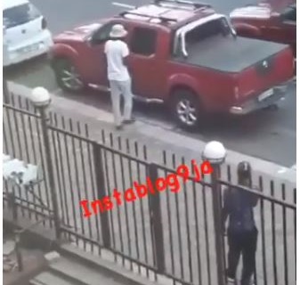 OMG! Daredevil Thieves Caught On Camera Stealing from A Car On the Street In Broad Daylight [Video]