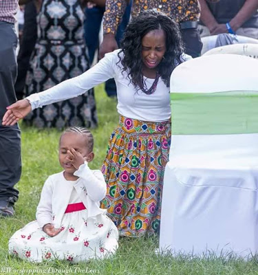 Heart Melting Photos Of 3-Year-Old Girl On Her Knees, In Tears As She Prays During Church Service