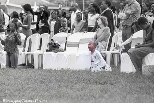 Heart Melting Photos Of 3-Year-Old Girl On Her Knees, In Tears As She Prays During Church Service