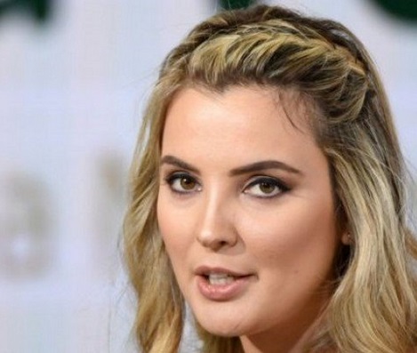 Brazilian First Lady Jumps into the Lake to Rescue Drowning Dog at Presidential Palace [Photos]