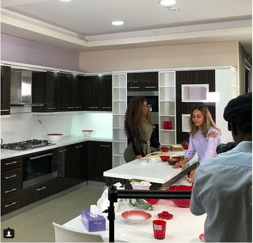 photos-davidos-girlfriend-chioma-running-cooking-test-show