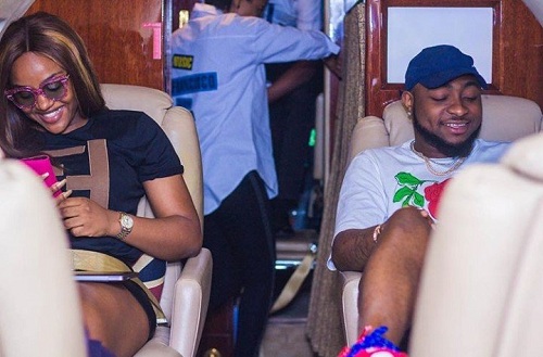  Davido Almost Showed Chioma’s BIG B0.0bs to the Entire World [Watch]