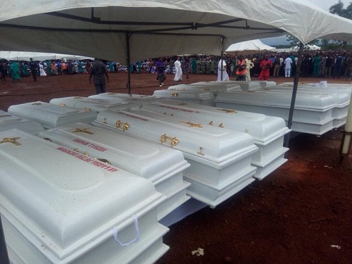 First Photos from the Ongoing Mass Burial Of Two Priests, 17 Parishioners Killed By Herdsmen In Benue State