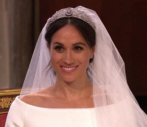 #RoyalWedding: Prince Harry and Wife to Be All Smiles As He Removes Her Veil [Photos]