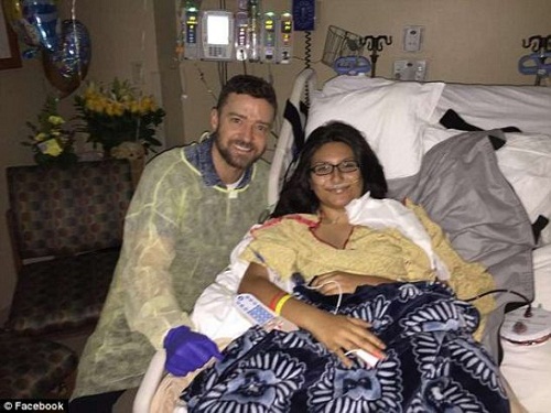 Singer, Justin Timberlake Visits Santa Fe High School Shooting Victims At Hospital [Photos]