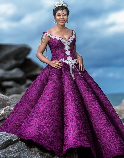 #BBNaija: Nina Poses with a Nigeria Policeman As She Drops Powerful Lines for Her Birthday [photos]