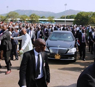 Lovely Photos of President Buhari and His Entire Family As They Celebrate Eidmubarak