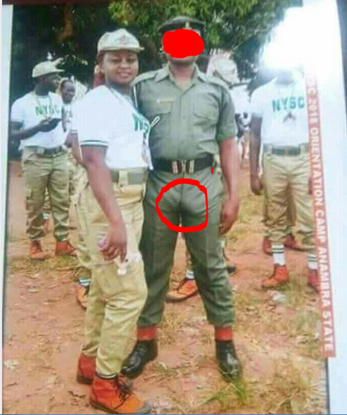 Nigerians React After Soldier Experienced This While Posing With Female Corps Member [Photo]