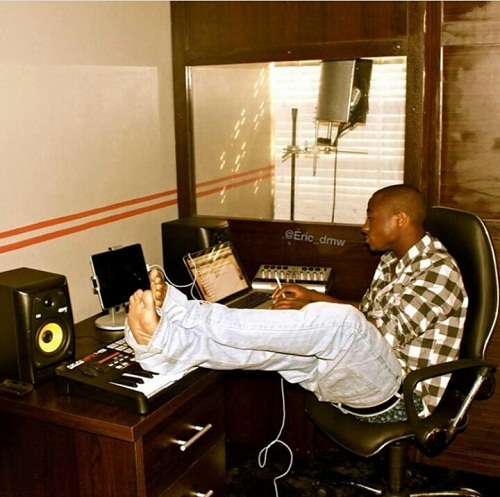Throwback Photo Of Davido in His Studio Back In 2012, Davido and His Sagging Attitude Though [Photo]