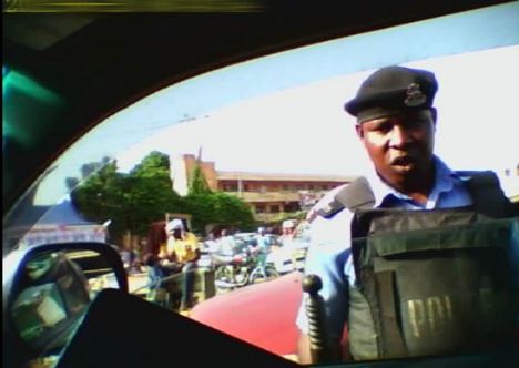 Video Of Nigerian Police Taking N20000 Bribe From Undercover Journalist Leaks [Video]