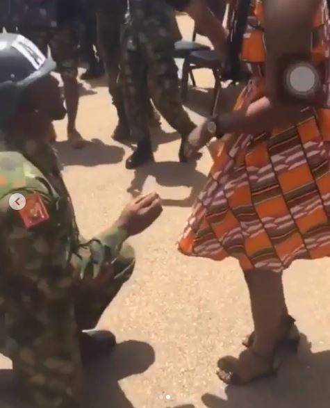 Hiaa!! Nigerian Soldier Jumps from Plane with Parachute to Propose To His Girlfriend [Video]