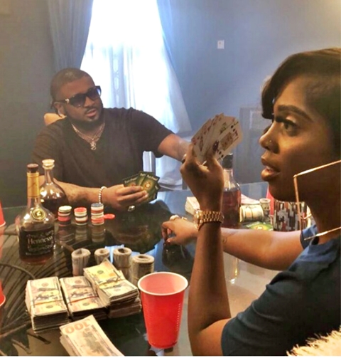 Tiwa Savage Spotted Gambling With Wads Of Dollar Bills