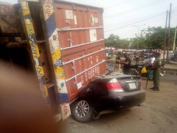 Major Tragedy Averted As Container Falls on Cars in Apapa, Lagos [Photos]