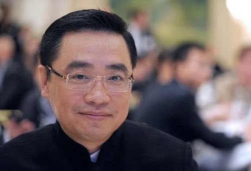 Chinese Billionaire, Wang Jian, Falls To His Death While Taking Selfie in France [Photos]