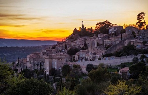 Chinese Billionaire, Wang Jian, Falls To His Death While Taking Selfie in France [Photos]